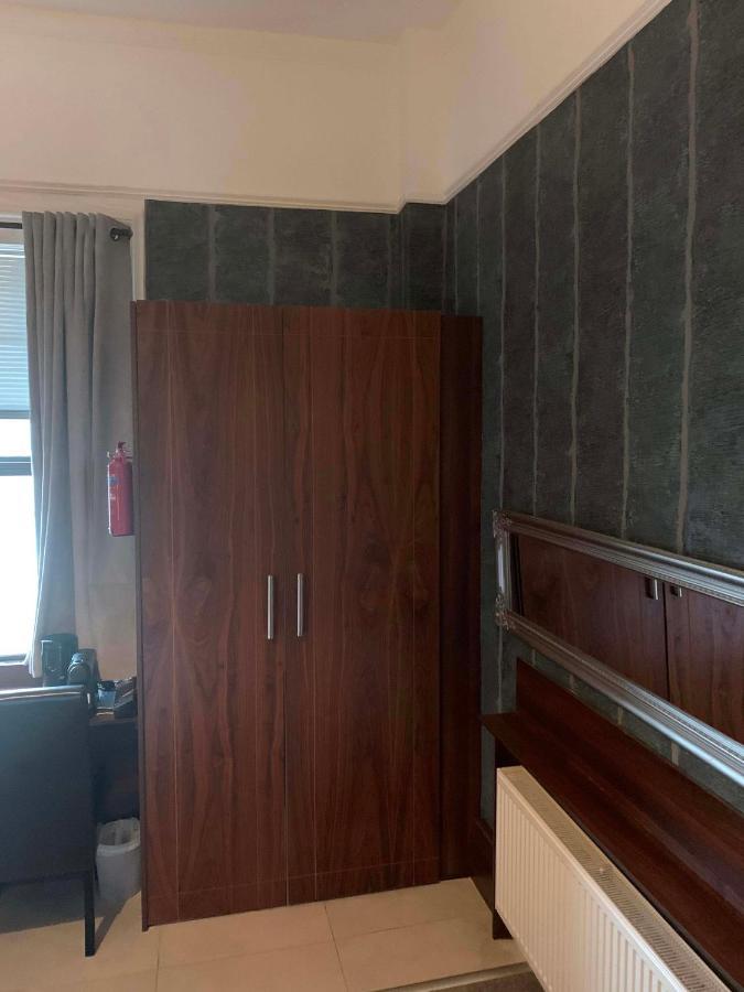 Upstairs Studio - Private Kitchenette And Small En-Suite Dublin Eksteriør bilde